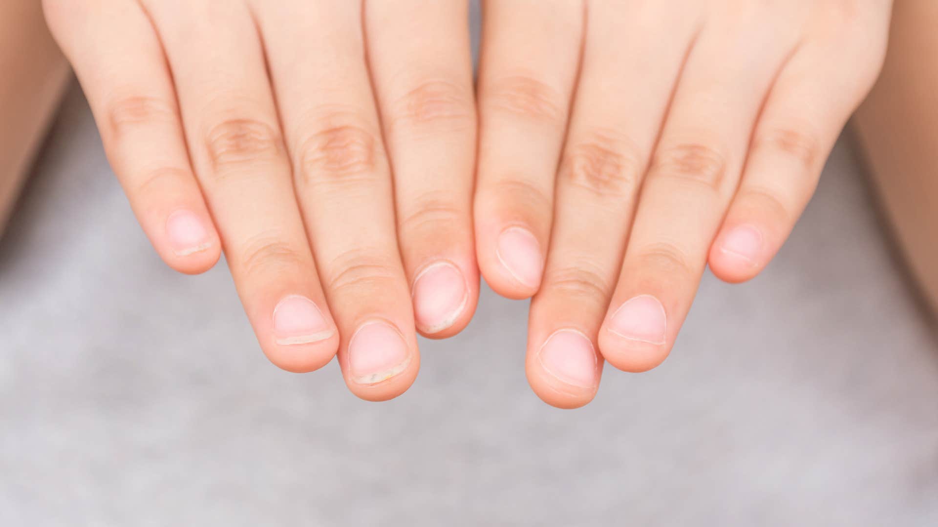 awkward hygiene mistakes everyone notices except the person making them dirty nails